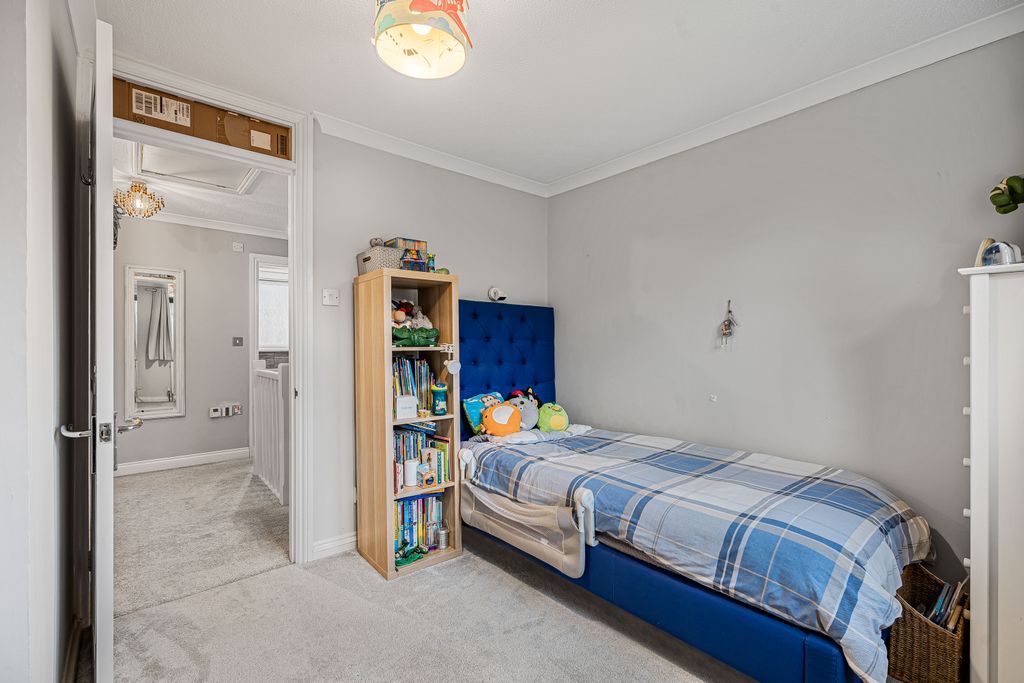 Additional image 18 of 4 bed detached house for saleWillowdale Close, Stroud, Hampshire GU32