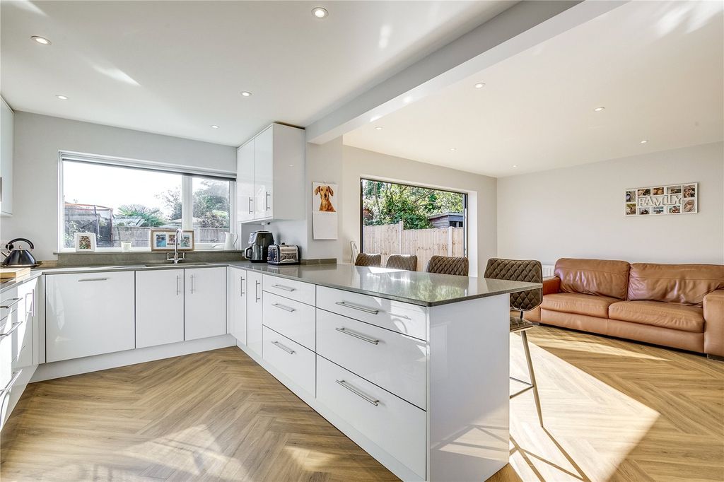 Property photo 2 of 25 Picture No. 05