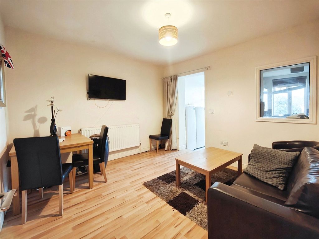 Property photo 2 of 10 Picture No. 09