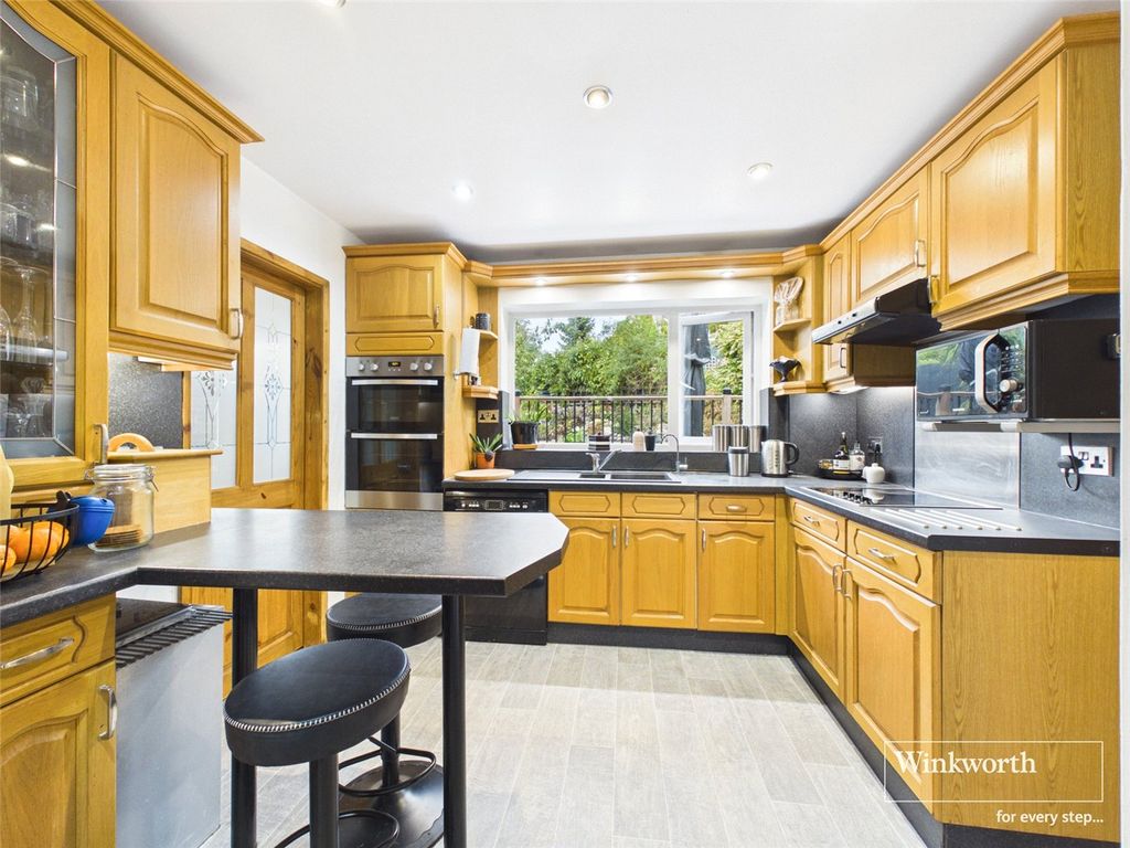 Property photo 3 of 16 Picture No. 02