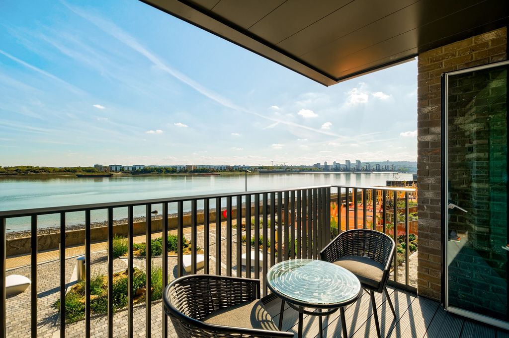 Property photo 1 of 22 2B Showhome