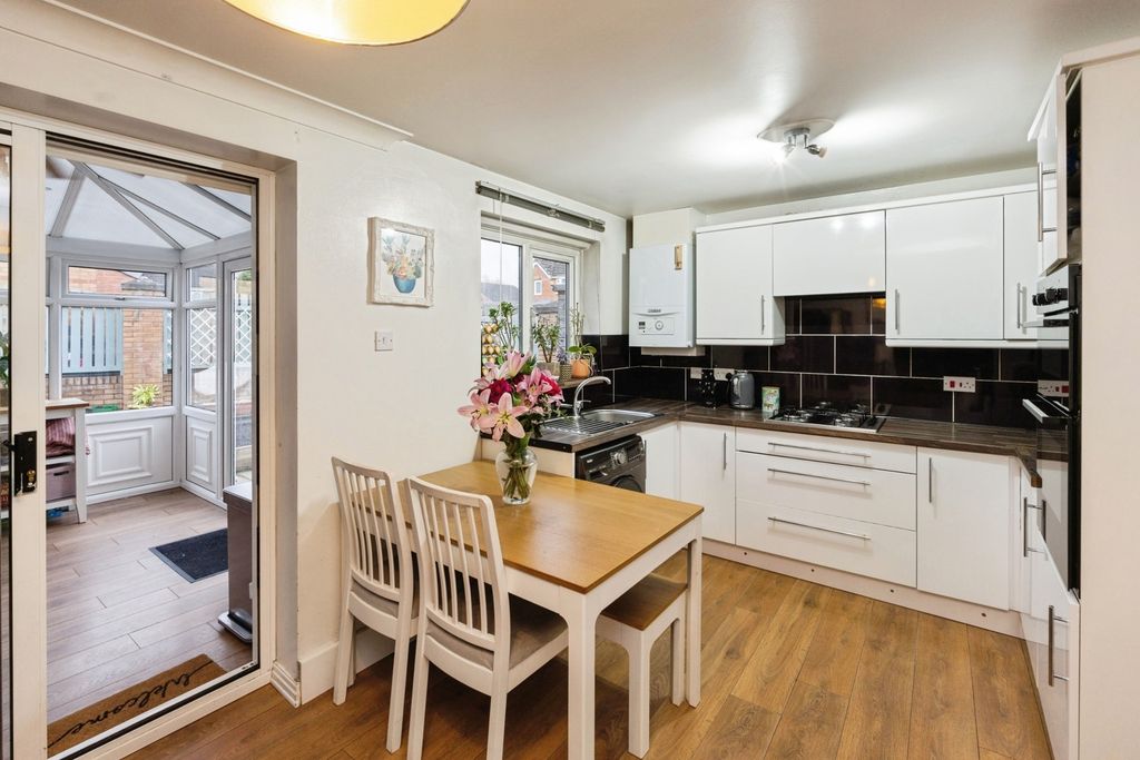 Property photo 3 of 18 Pbox-Img.Jpg