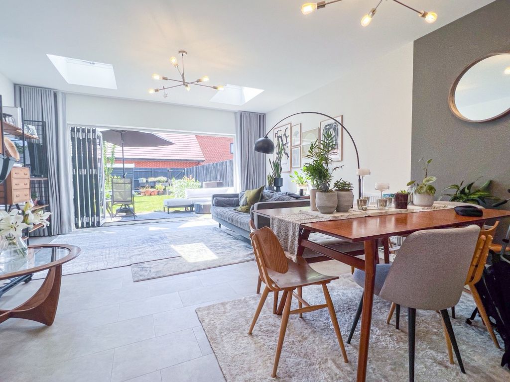 Property photo 2 of 15 4423753