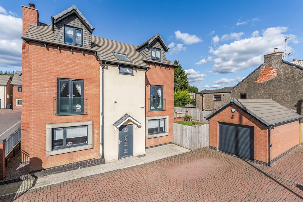 Property photo 1 of 19