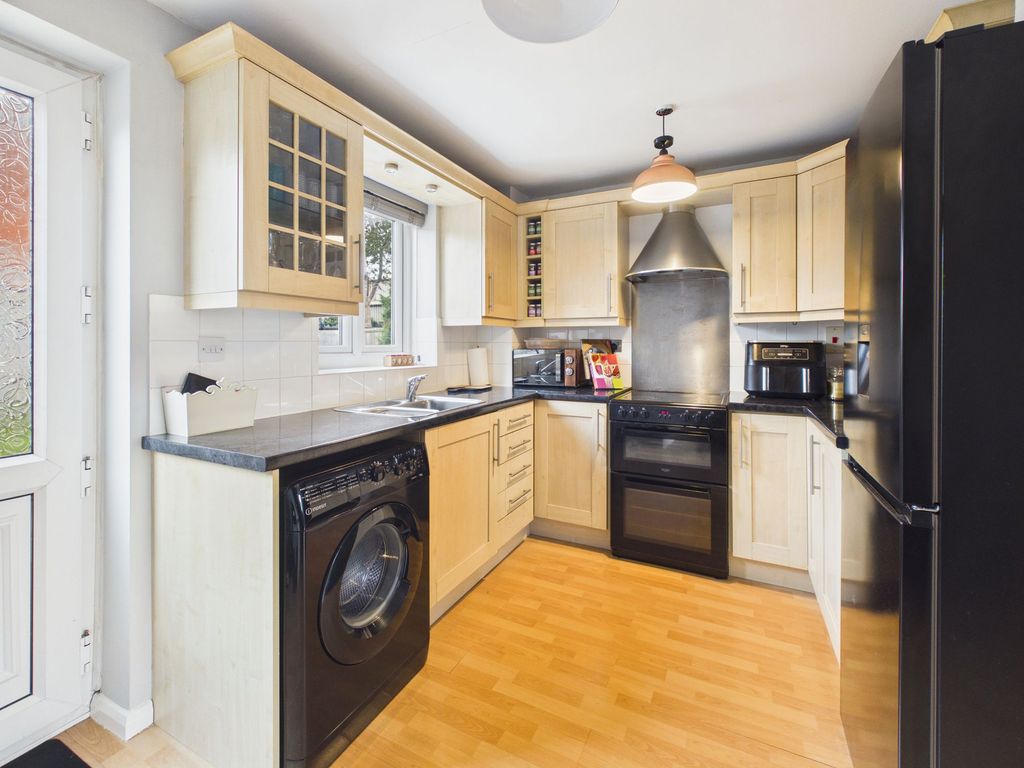 Property photo 3 of 12 Dining Kitchen
