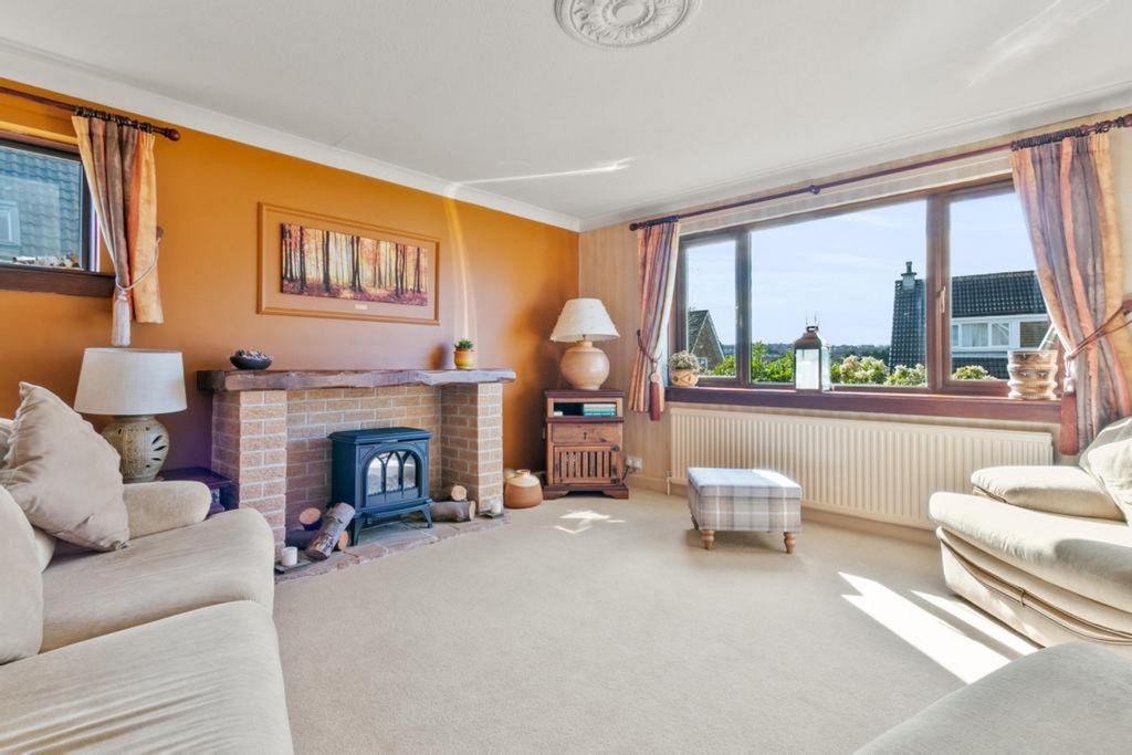 Property photo 2 of 37