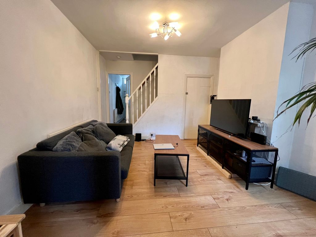 Property photo 3 of 7 Living Room