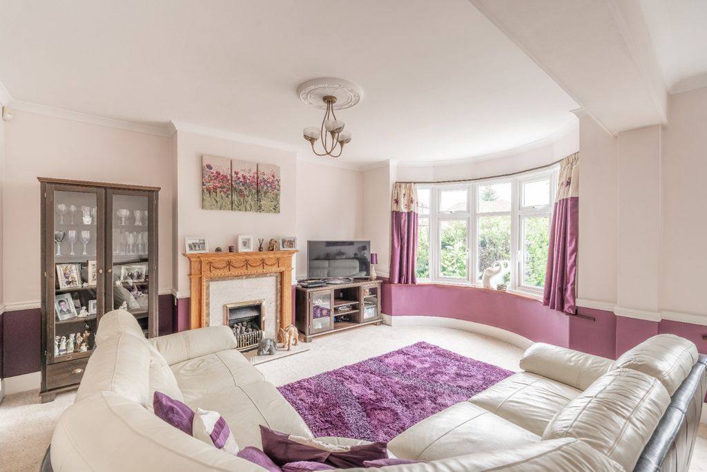 Property photo 2 of 28 5215173