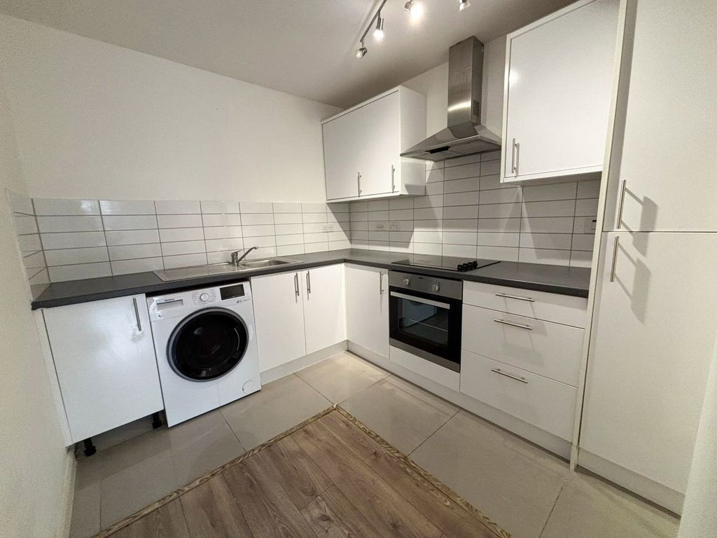 Property photo 3 of 6