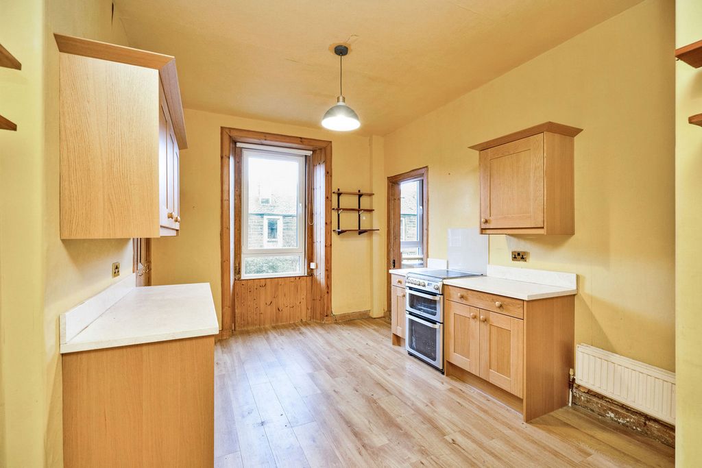 Property photo 3 of 48