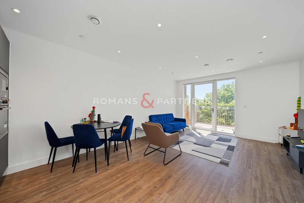 Property photo 3 of 12