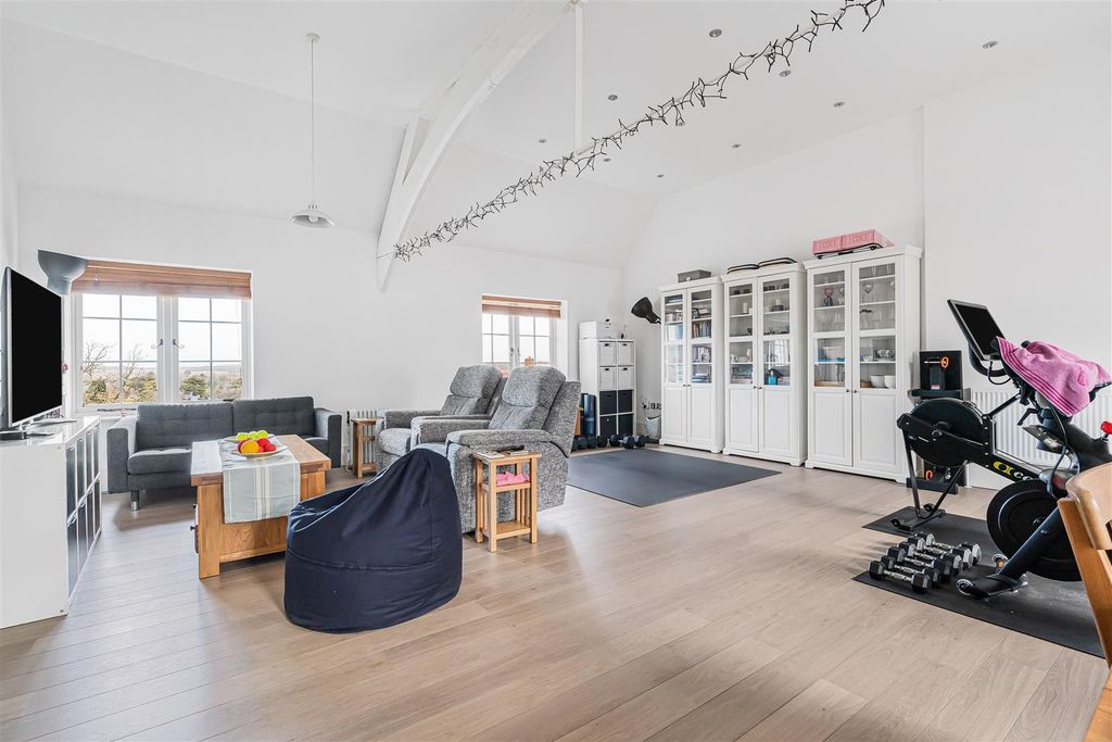 Property photo 2 of 17 6_68447.Jpg