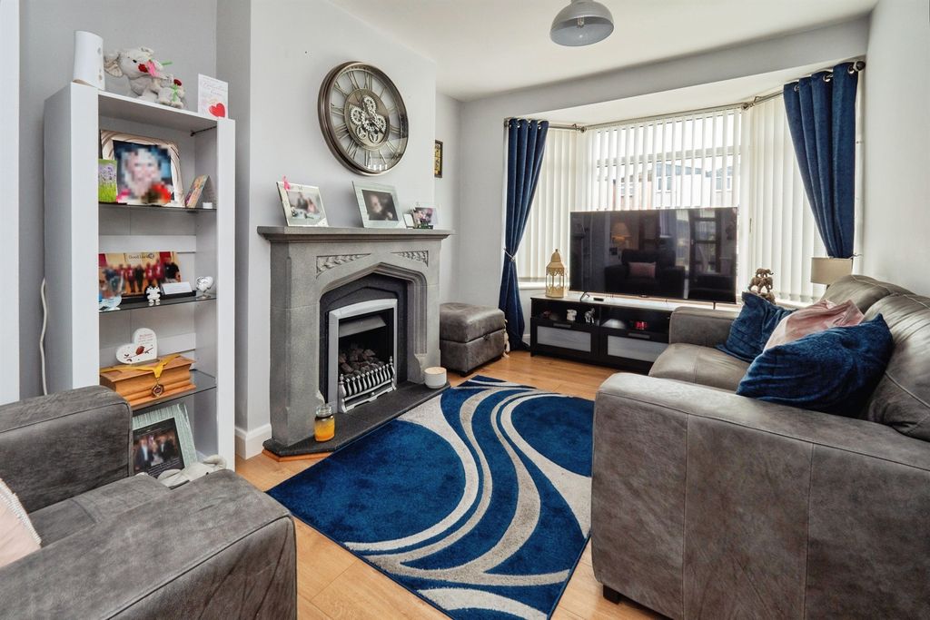 Property photo 2 of 13
