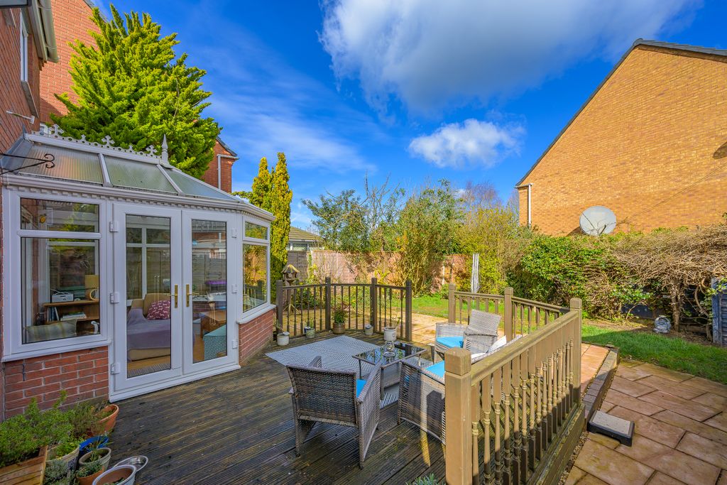 Property photo 2 of 32 Conservatory And Decking Area