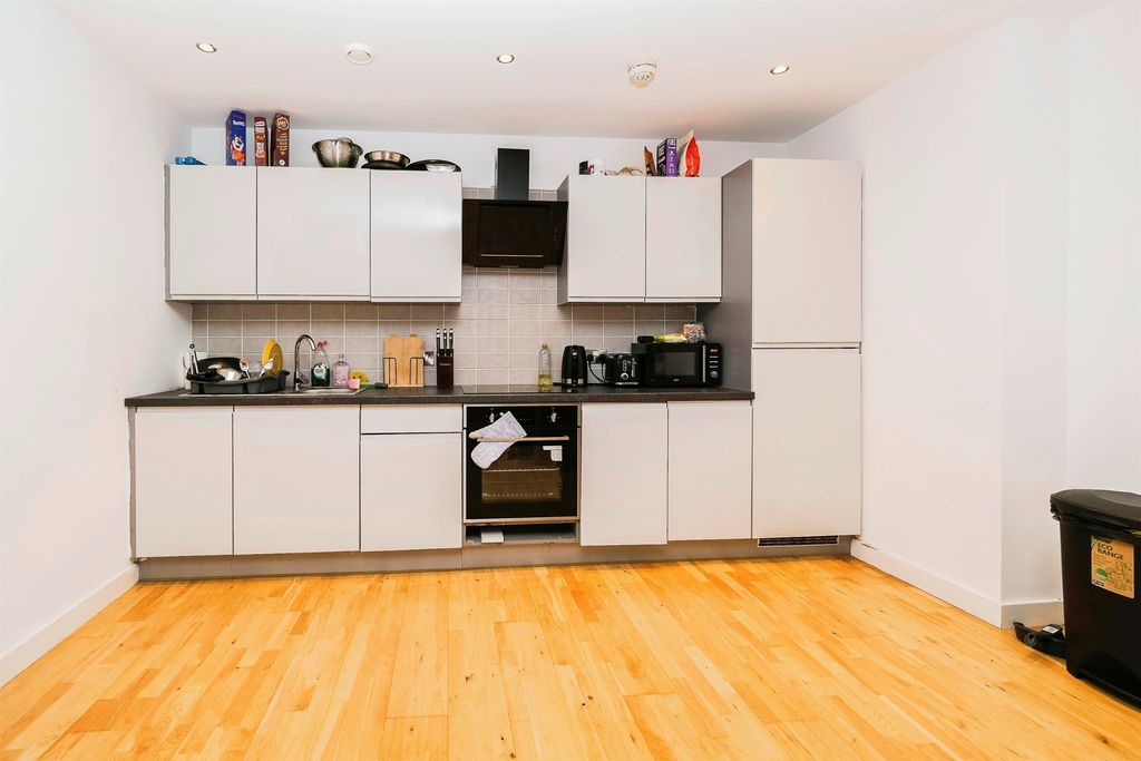 Property photo 2 of 9