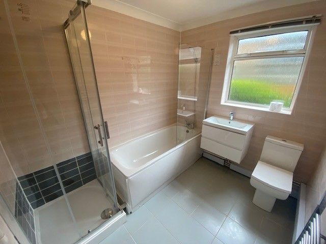 Property photo 3 of 8 Bathroom