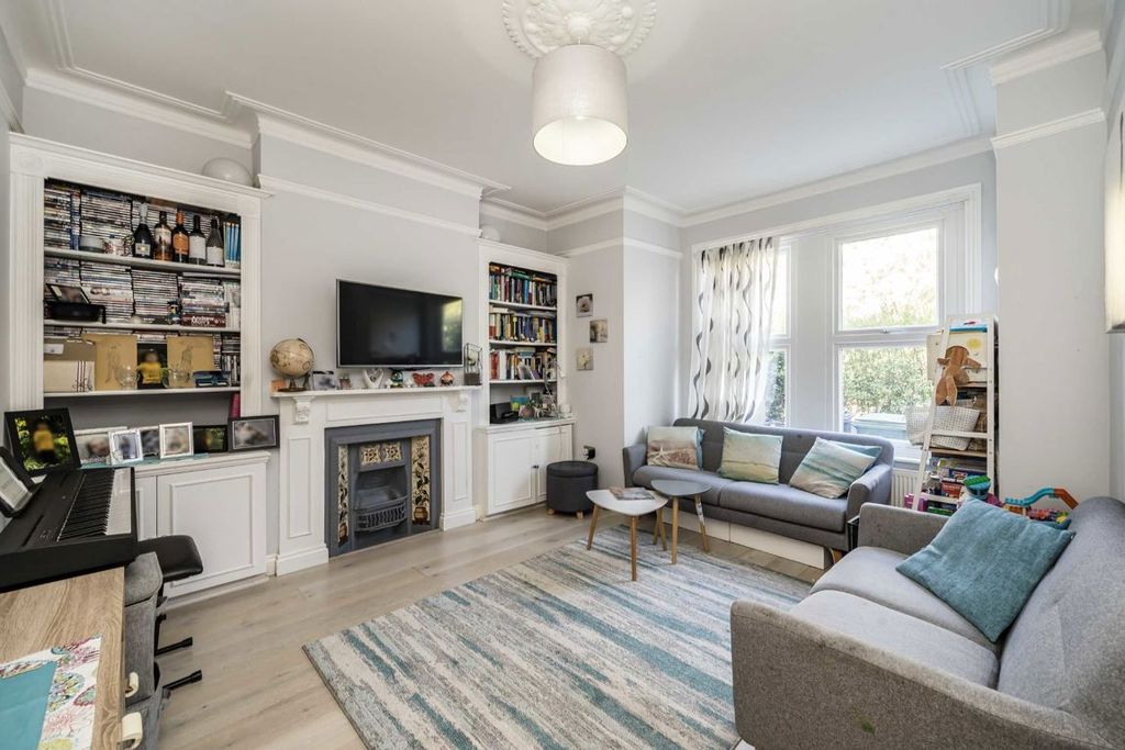 Property photo 2 of 9