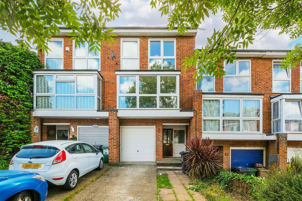 Property photo 1 of 33