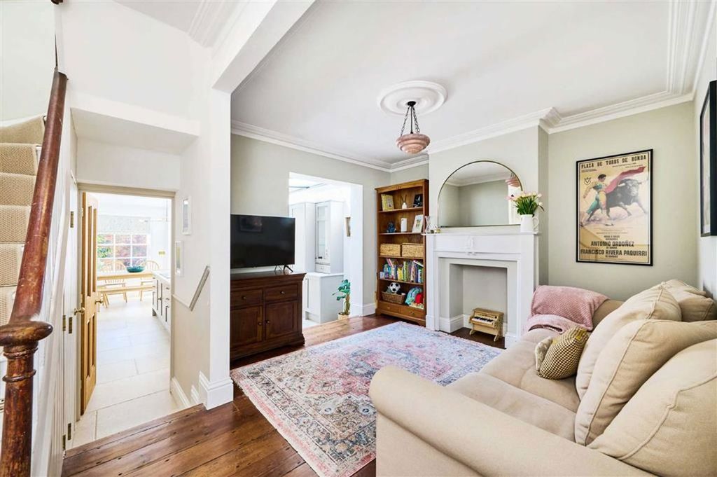 Property photo 3 of 11