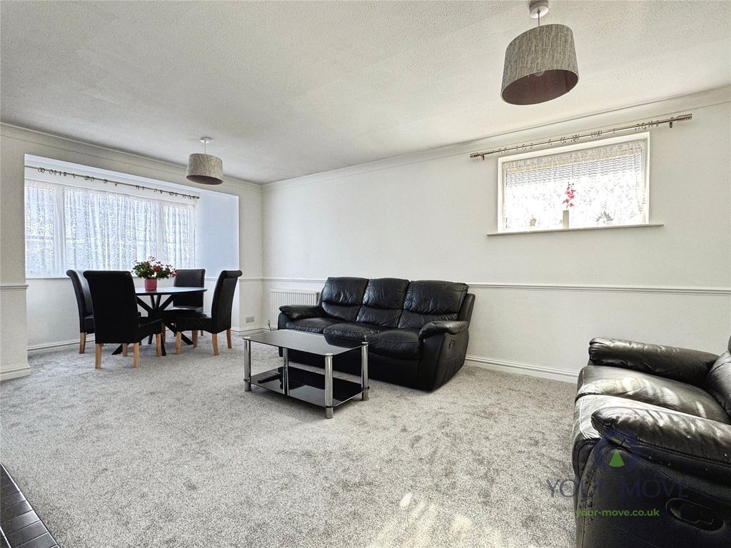 Property photo 2 of 14 Lounge