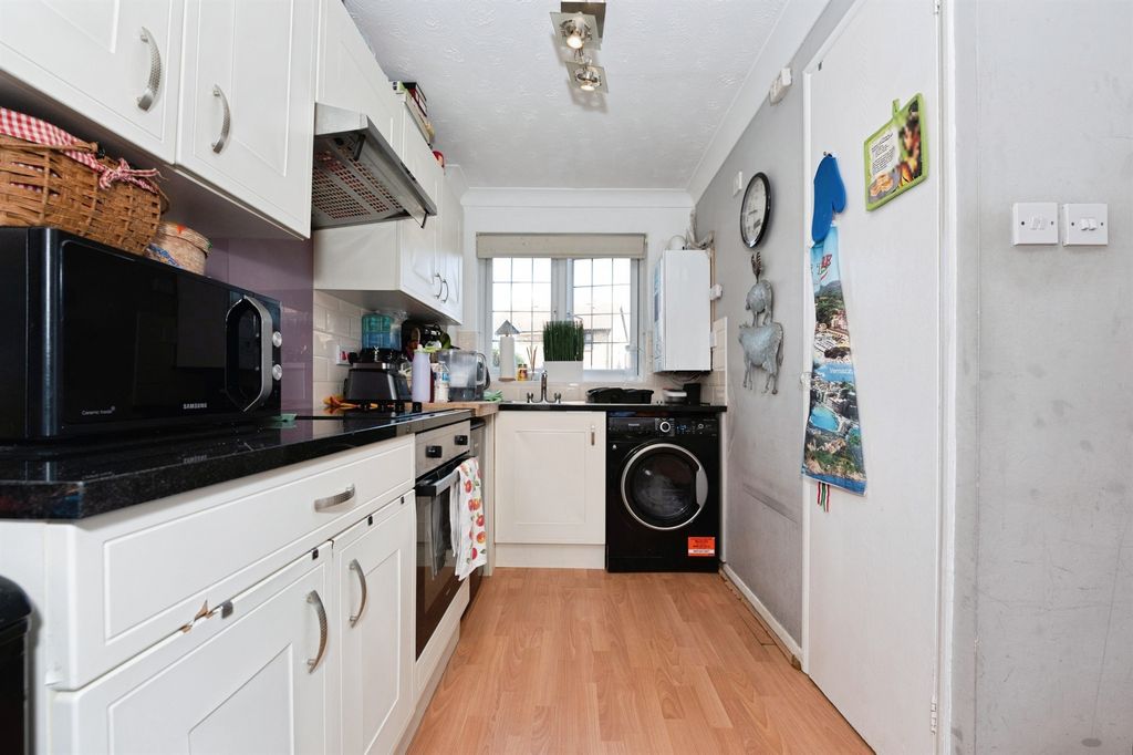 Property photo 3 of 12