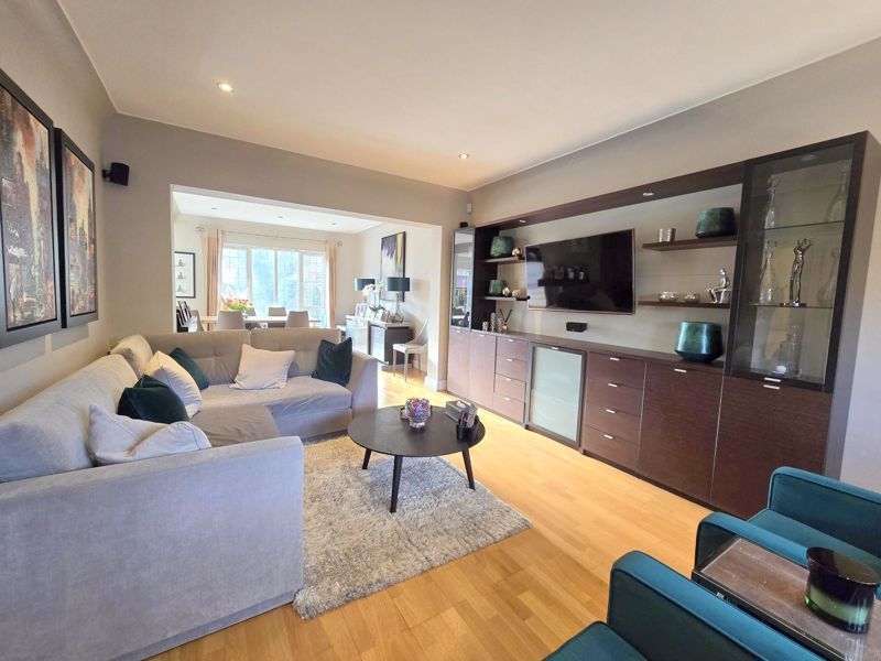 Property photo 3 of 38 Photo 4