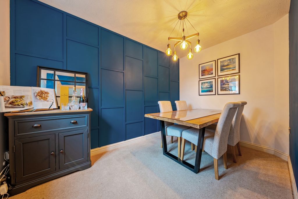 Property photo 2 of 18 1407587-19-698c585d98E4B-1