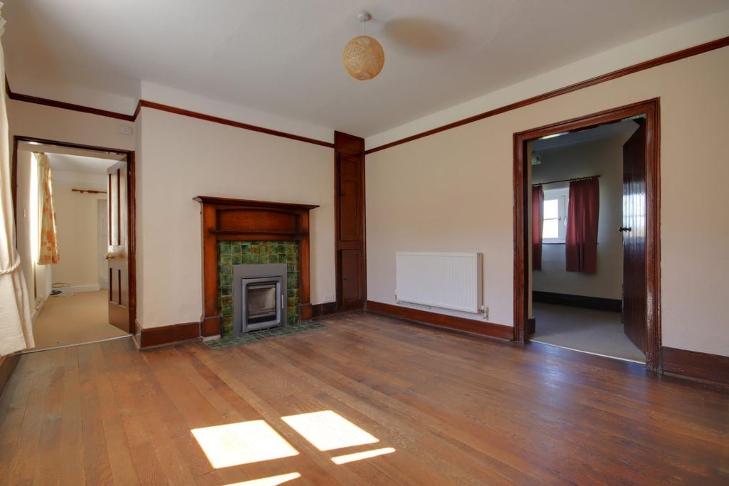 Property photo 3 of 20 Dining Room
