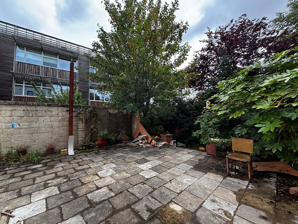 Property photo 1 of 5 Spacious Paved Courtyard With Lush Greenery...