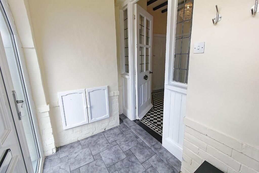 Property photo 2 of 27