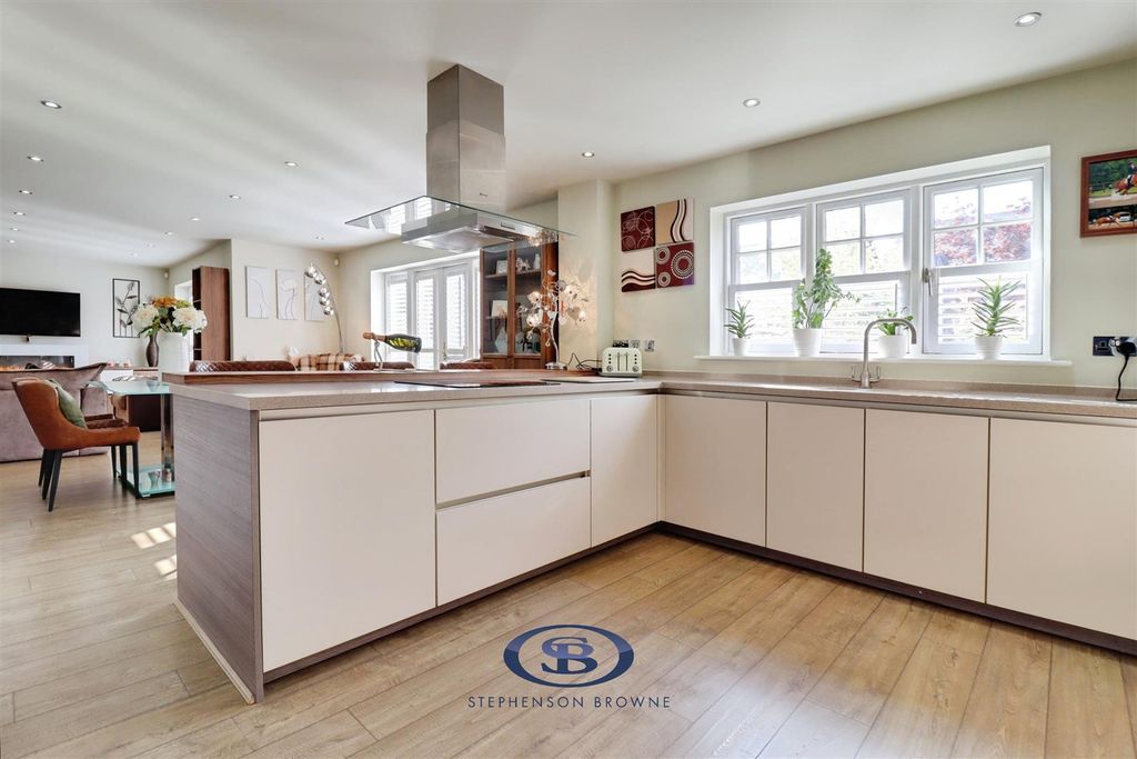 Property photo 3 of 40 76Bef712-Img_8132-Img_8134.Jpg