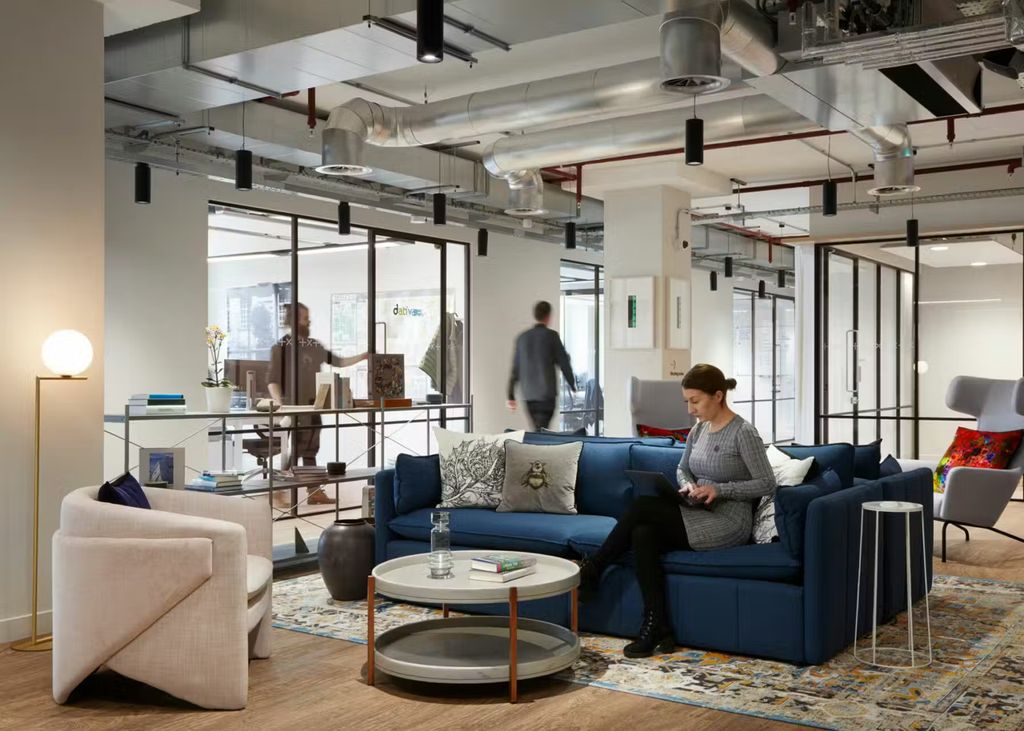 Property photo 2 of 15 Breakout Space