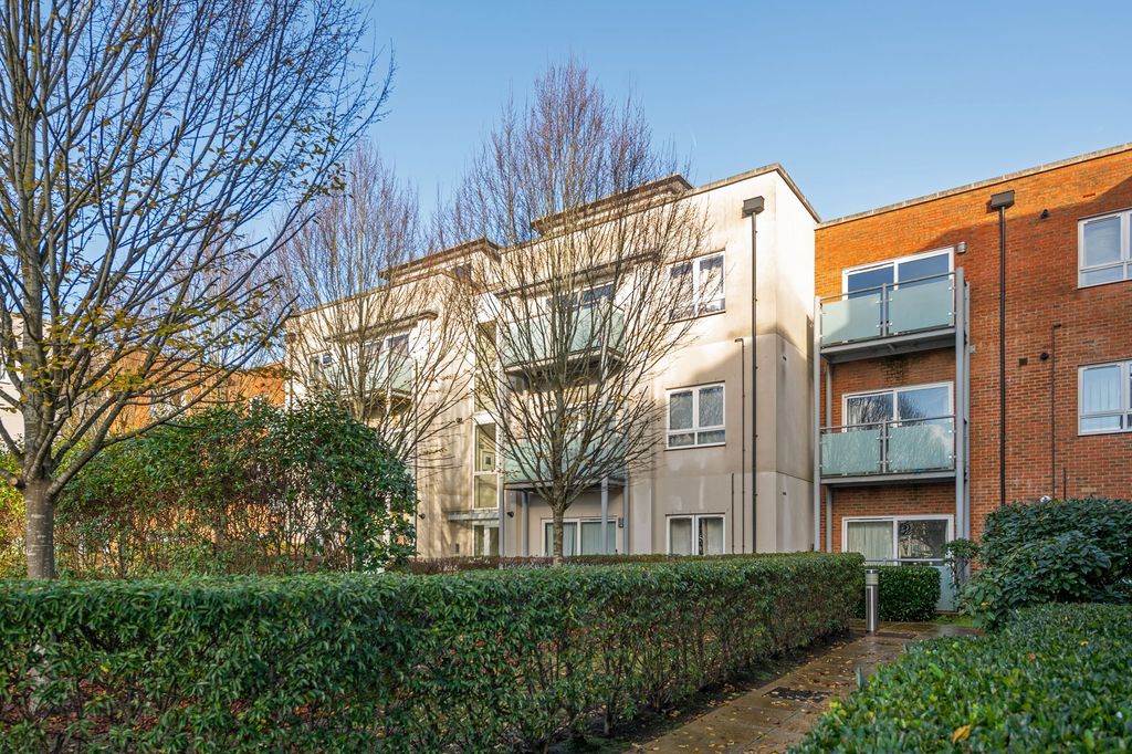 Property photo 1 of 18