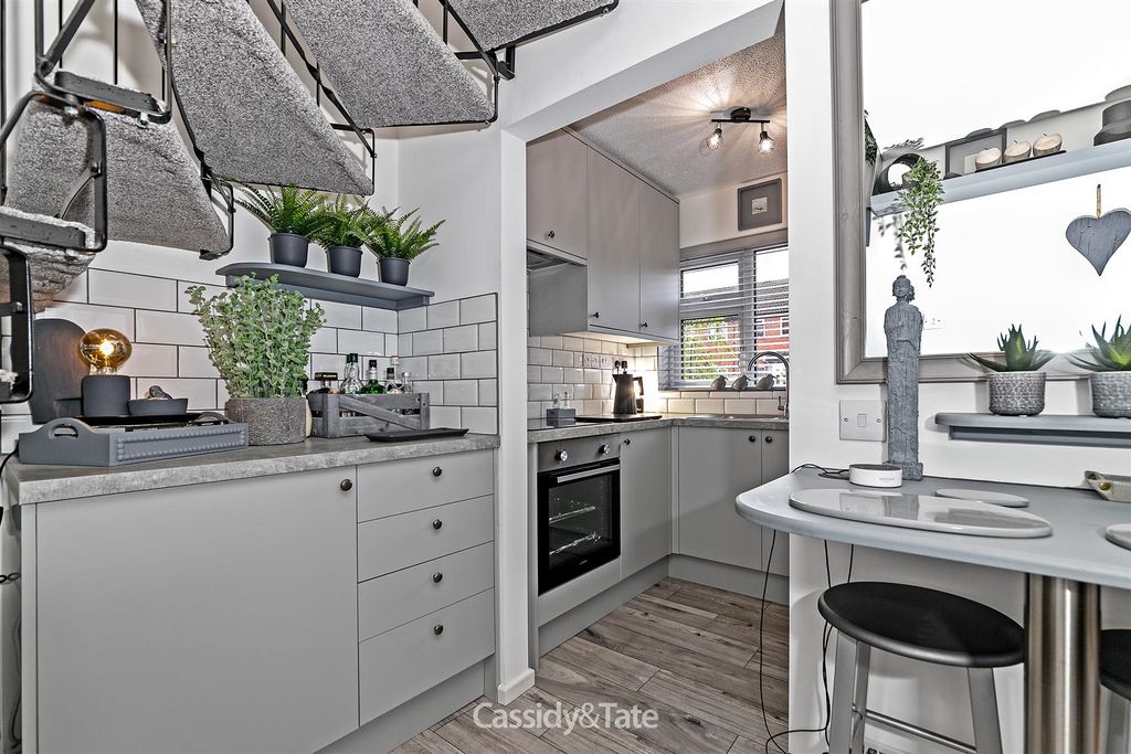 Property photo 3 of 20 20Fieldclose-22.Jpg