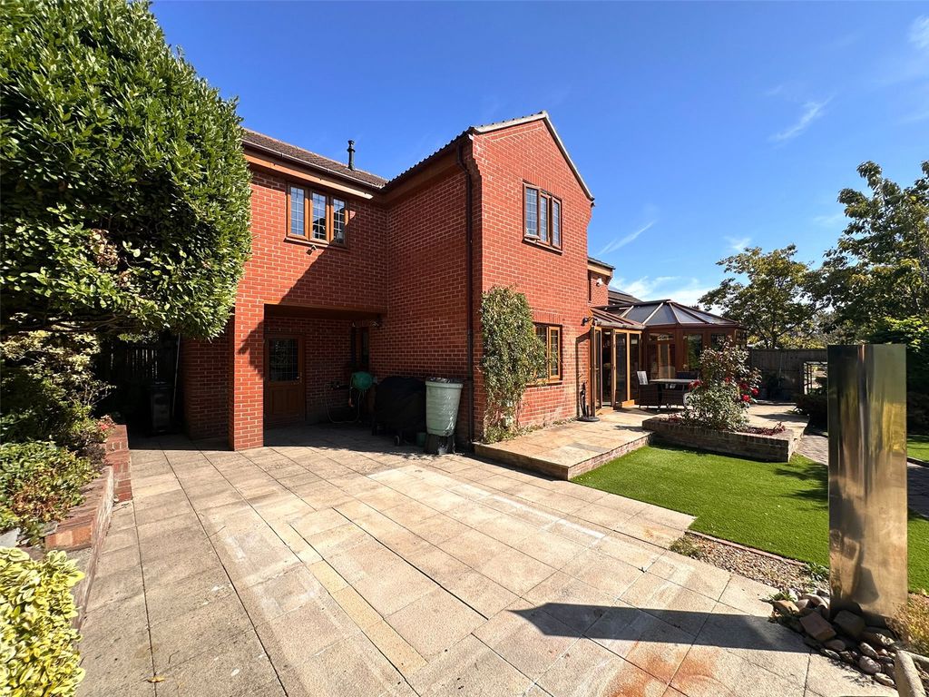 Property photo 2 of 28 Picture No. 43