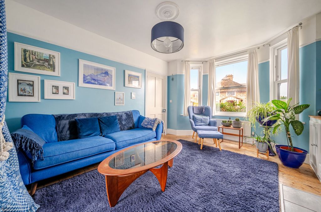 Property photo 3 of 23