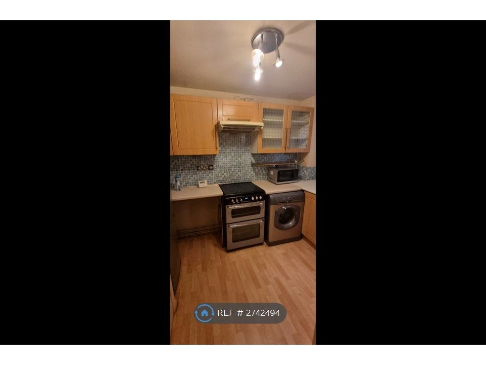 Property photo 3 of 5 Kitchen