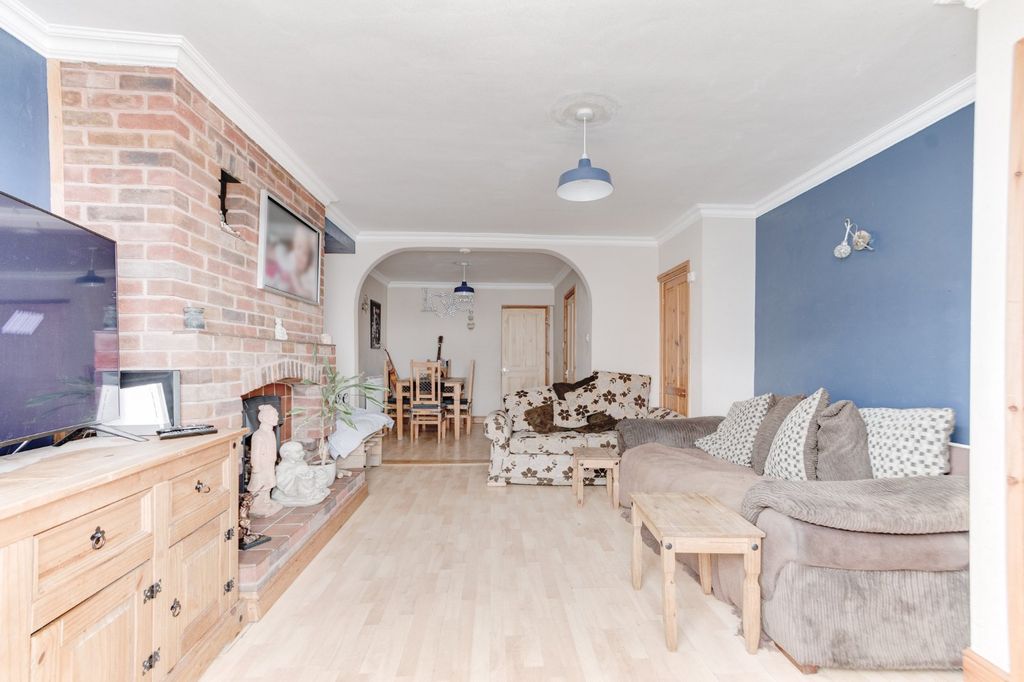Property photo 2 of 11 Picture No. 08