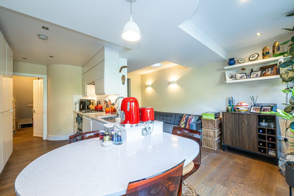 Property photo 3 of 23 5107324