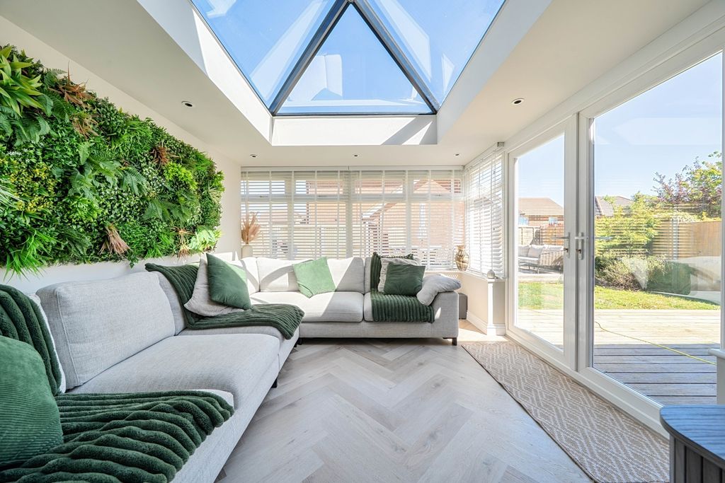 Property photo 2 of 23 Conservatory
