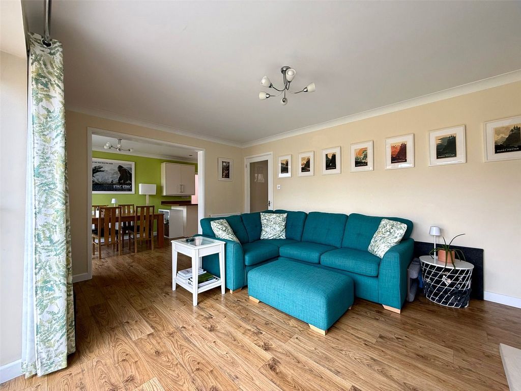 Property photo 2 of 20 Picture No. 11