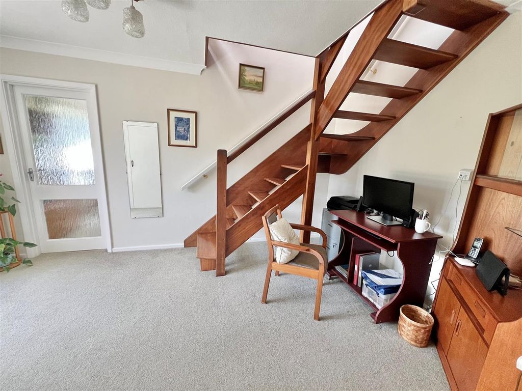 Property photo 3 of 34