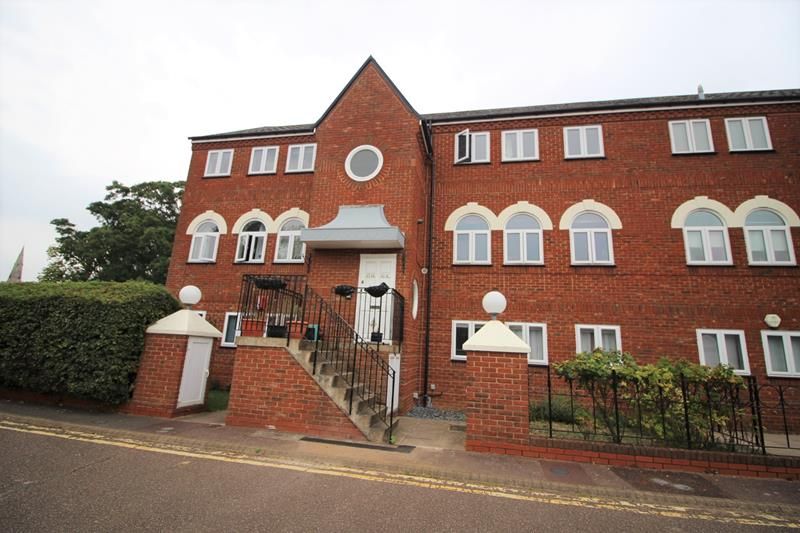 Property photo 1 of 8 External