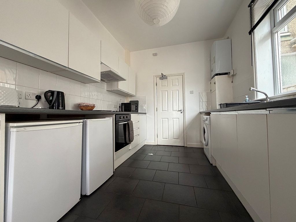 Property photo 2 of 12 Picture No. 22