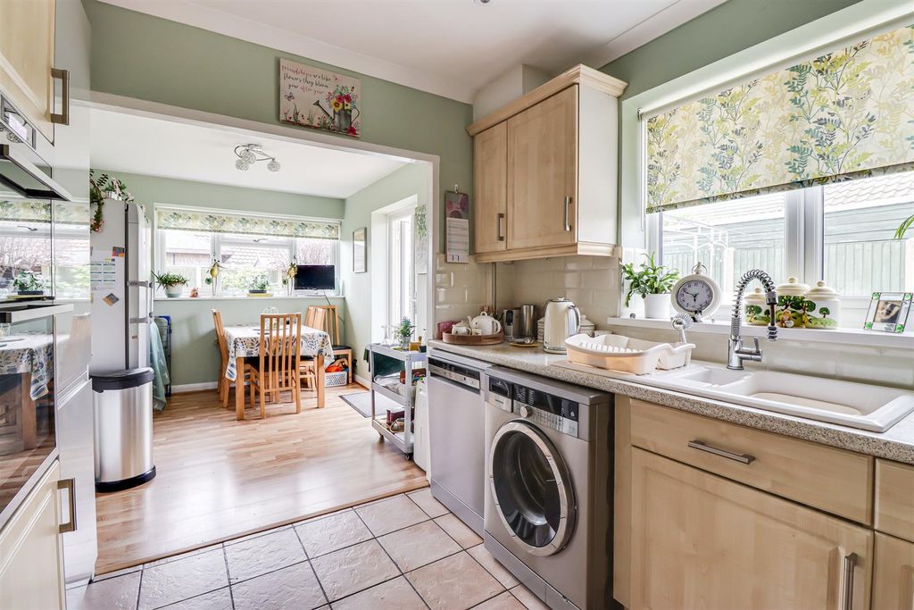 Property photo 3 of 19