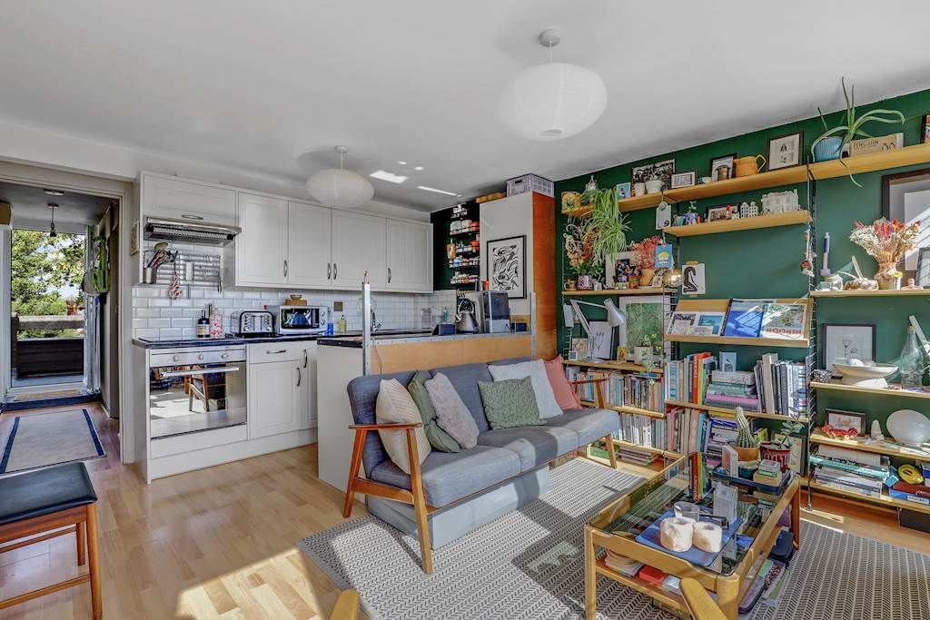 Property photo 3 of 11 02-1368Jhhgll - 138 Sylvan Road - 25-Small