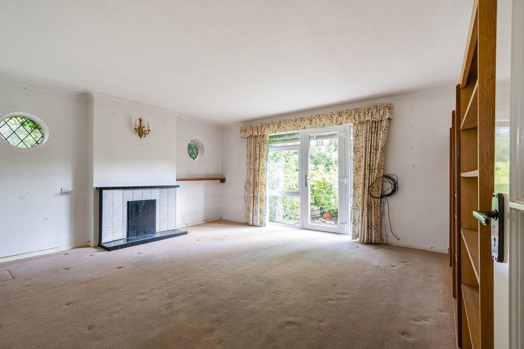 Property photo 2 of 18