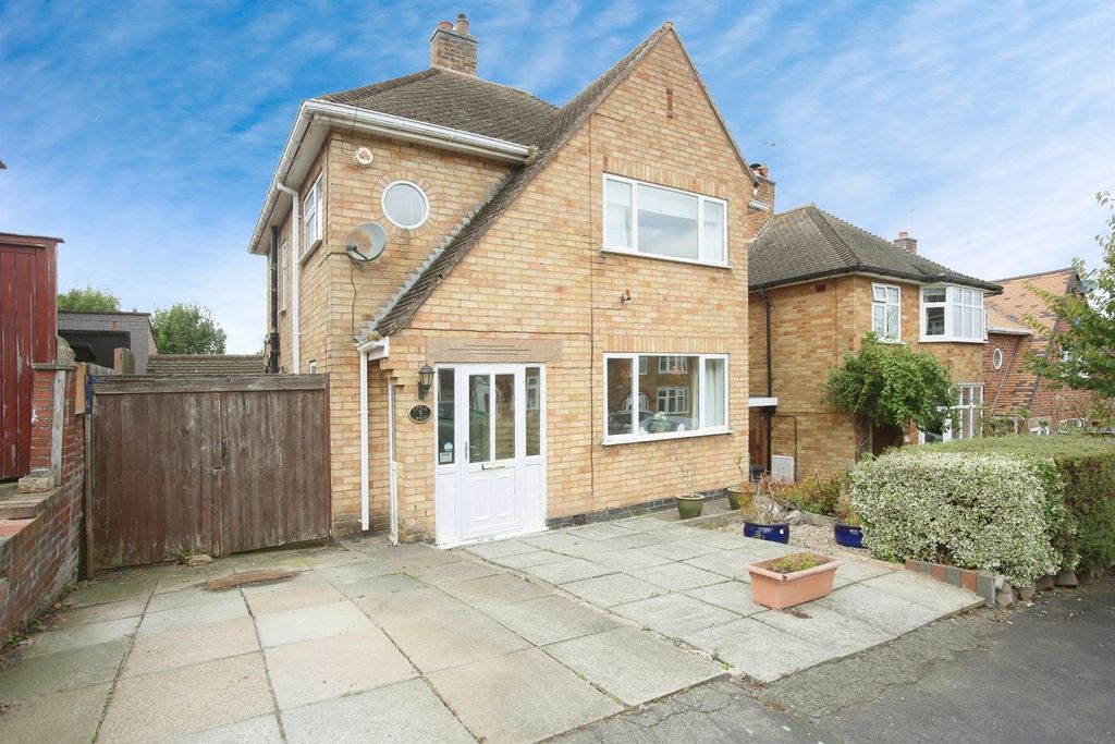 Property photo 1 of 17