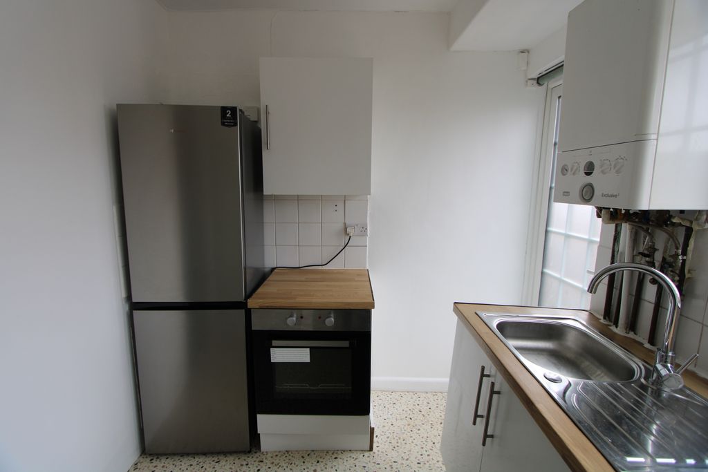 Property photo 2 of 24