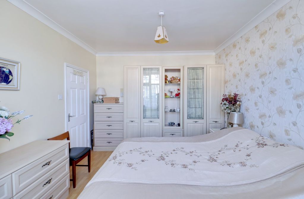 Additional image 15 of 2 bed detached bungalow for saleUpminster Road North, Rainham RM13